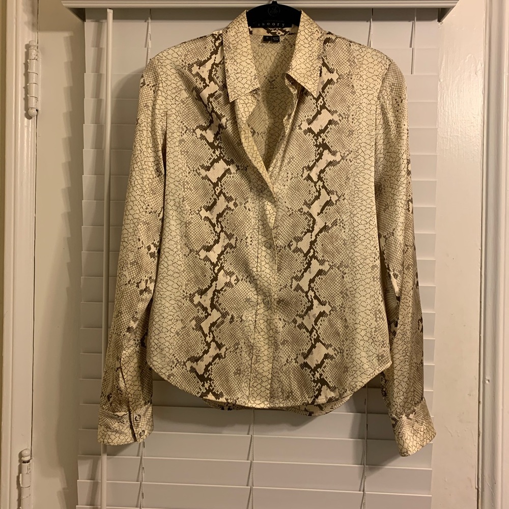Theory silk snakeskin print blouse. Size S